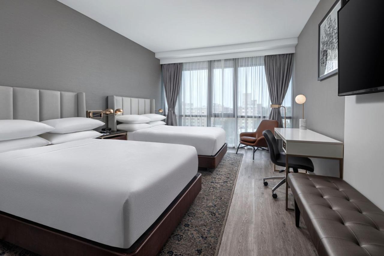 Four Points by Sheraton Flushing - 2