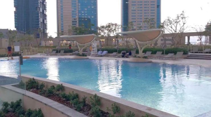 AMAKIN Burj Vista Tower 1 - 4