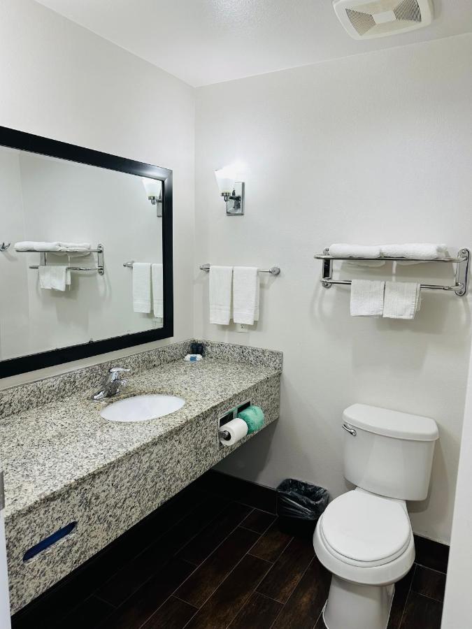 Lone Star Inn by FairBridge — photo 15