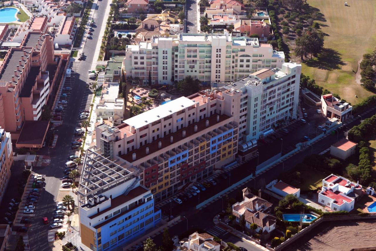 Apartamentos Fenix Beach, Roquetas de Mar, Spain - Booking.com