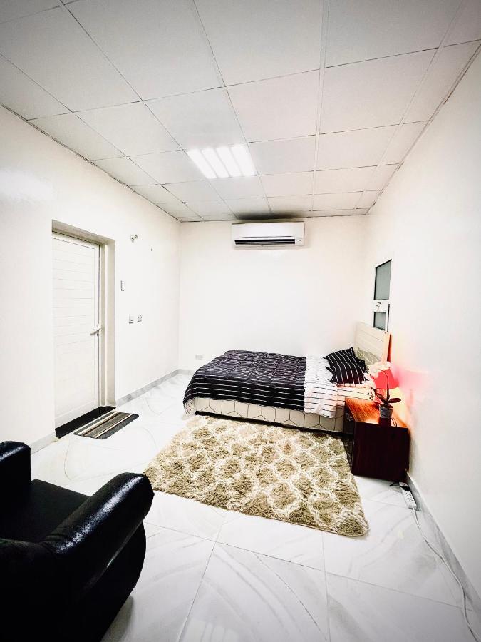 Private 2Bedroom Villa with T&B and Kitchenette near Abu Dhabi International Airport - 3