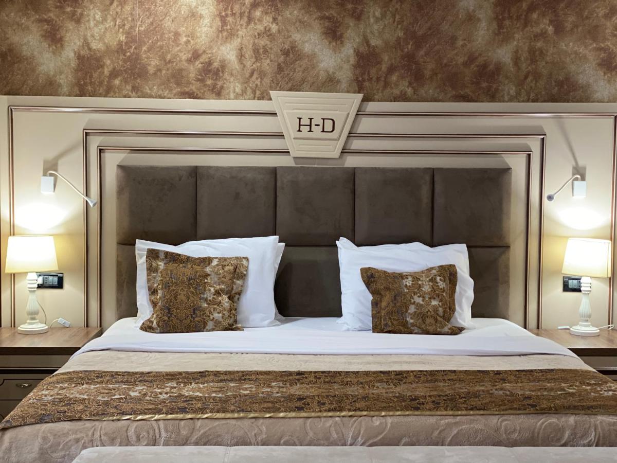 Hotel Deluxe photo