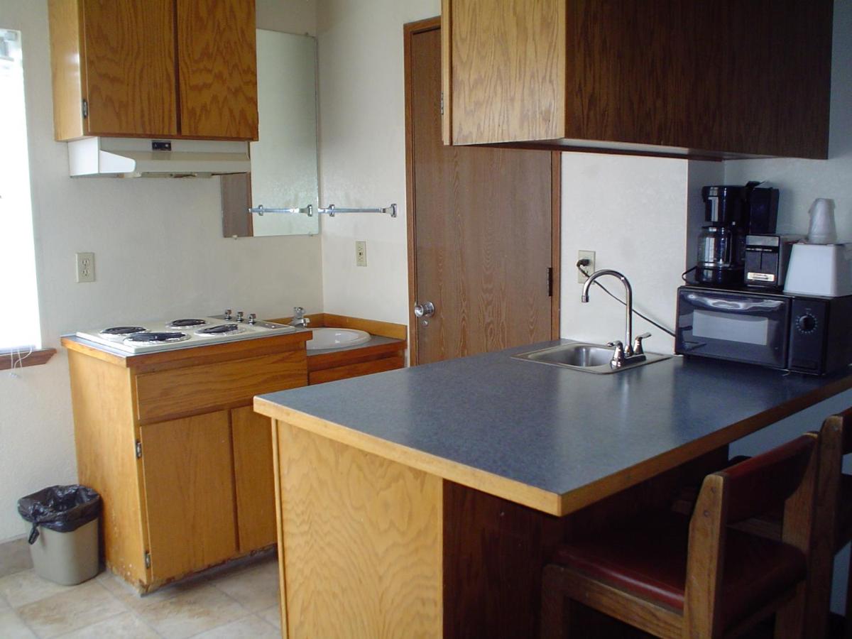Lyles Motel — photo 11