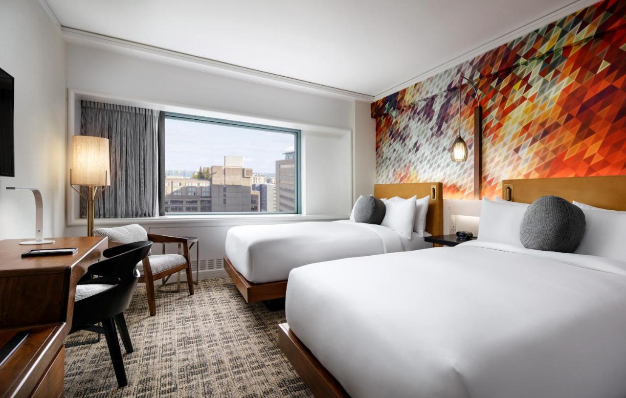 Fairmont The Queen Elizabeth photo