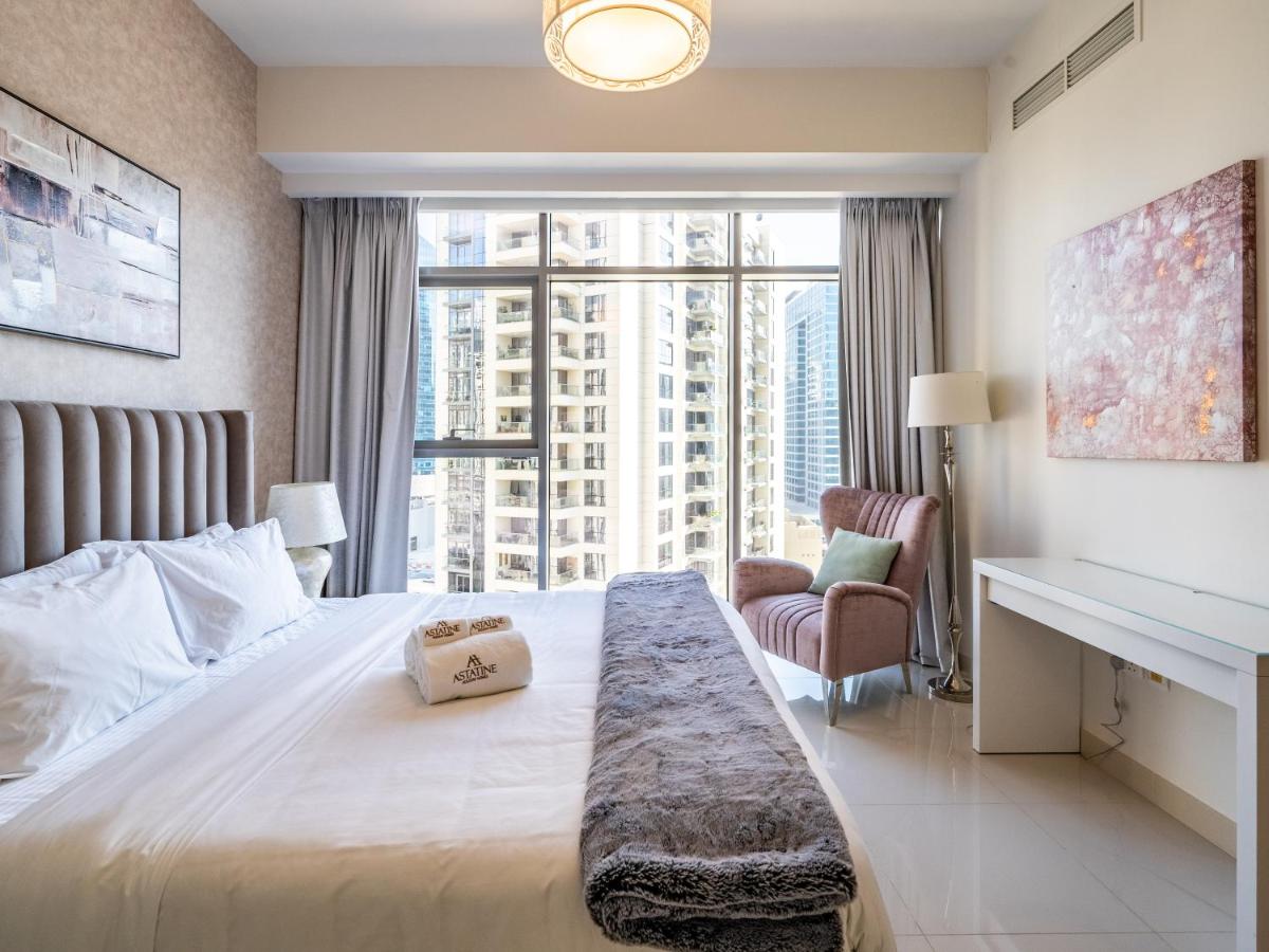 Charming 2Br in Boulevard Crescent - Downtown Dubai - 2