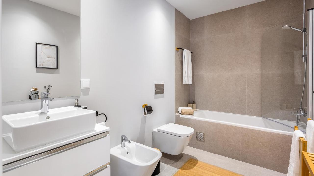 Dream Apartment W/Pool & Balcony by LovelyStay - 3