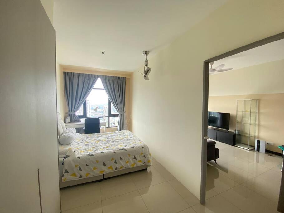 Vesta Homes Molek Regency with City View, Johor Bahru - 2
