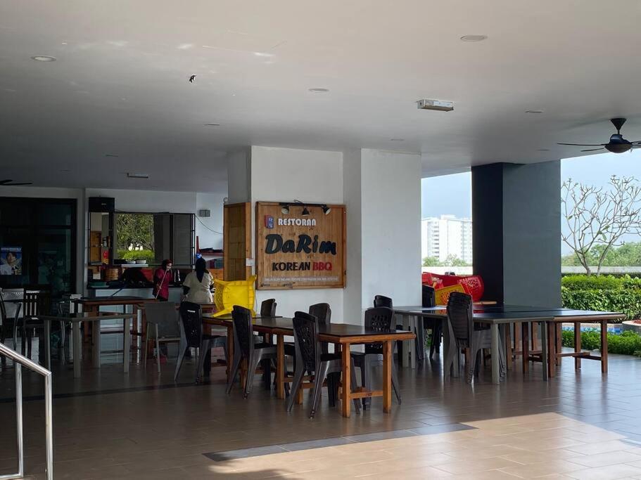 Vesta Homes Molek Regency with City View, Johor Bahru - 5