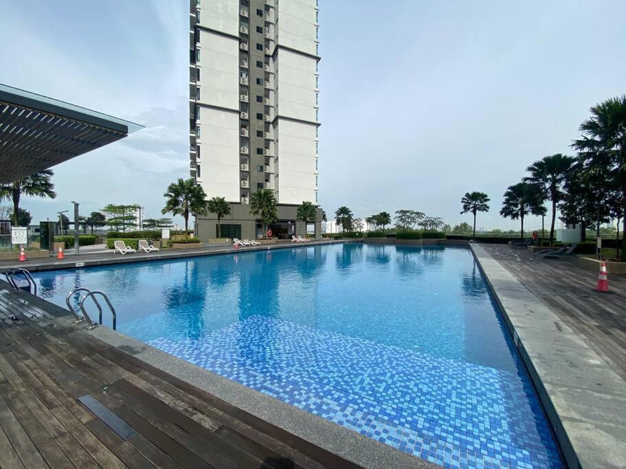 Vesta Homes Molek Regency with City View, Johor Bahru - 4