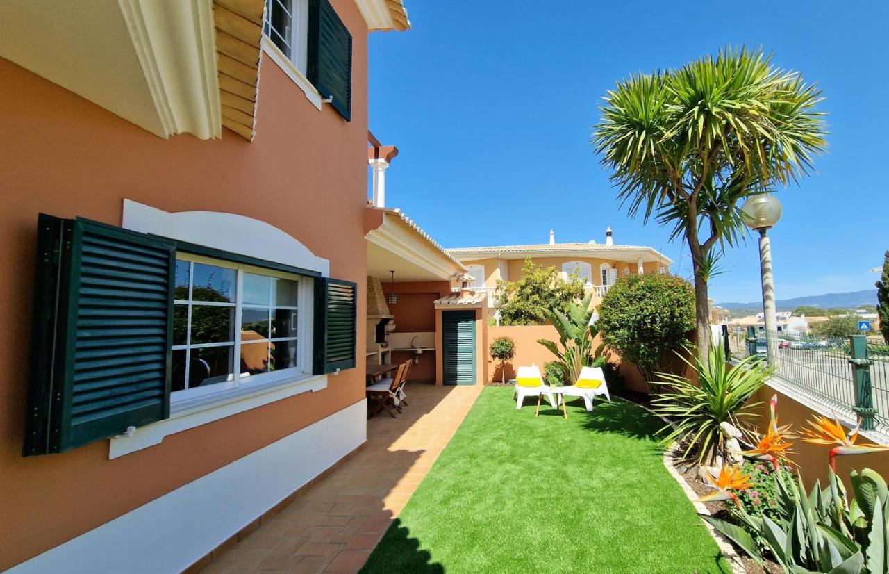 Perfect Hideout 4 Couples