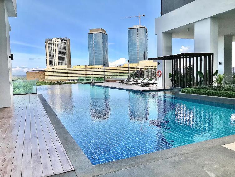 Mid Valley Southkey Mall - 24-7 Support - Netflix - Infinity Pool - 4