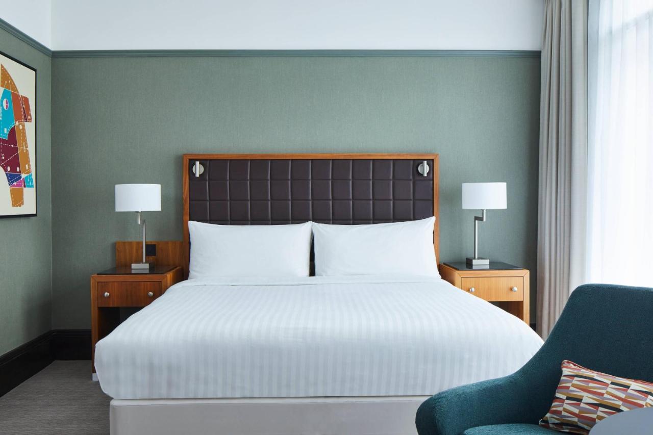 Deluxe Queen Room