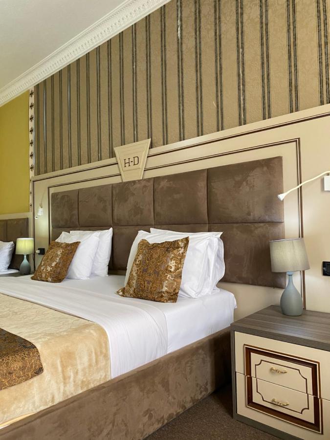 Hotel Deluxe photo