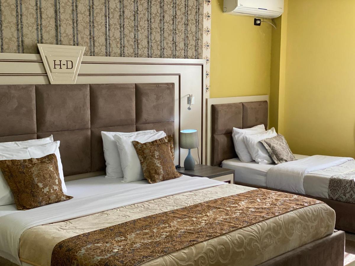 Hotel Deluxe photo