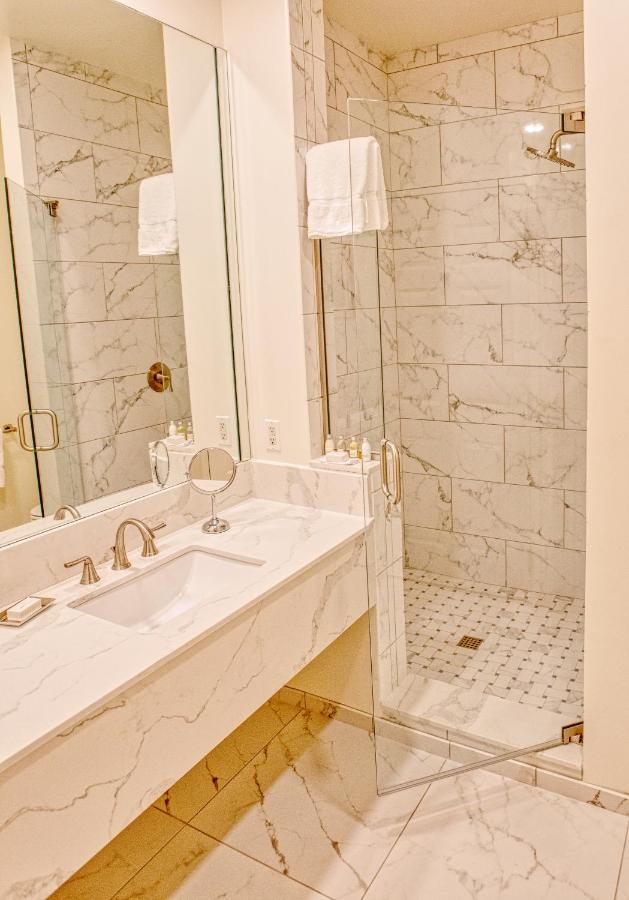 Trianon Bonita Bay Hotel — photo 21