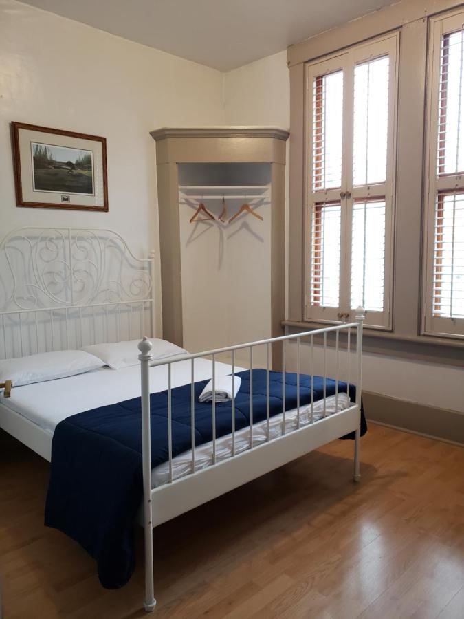 St. Clair Hotel Hostel photo