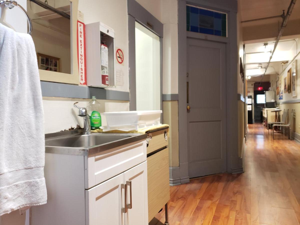 St. Clair Hotel Hostel photo