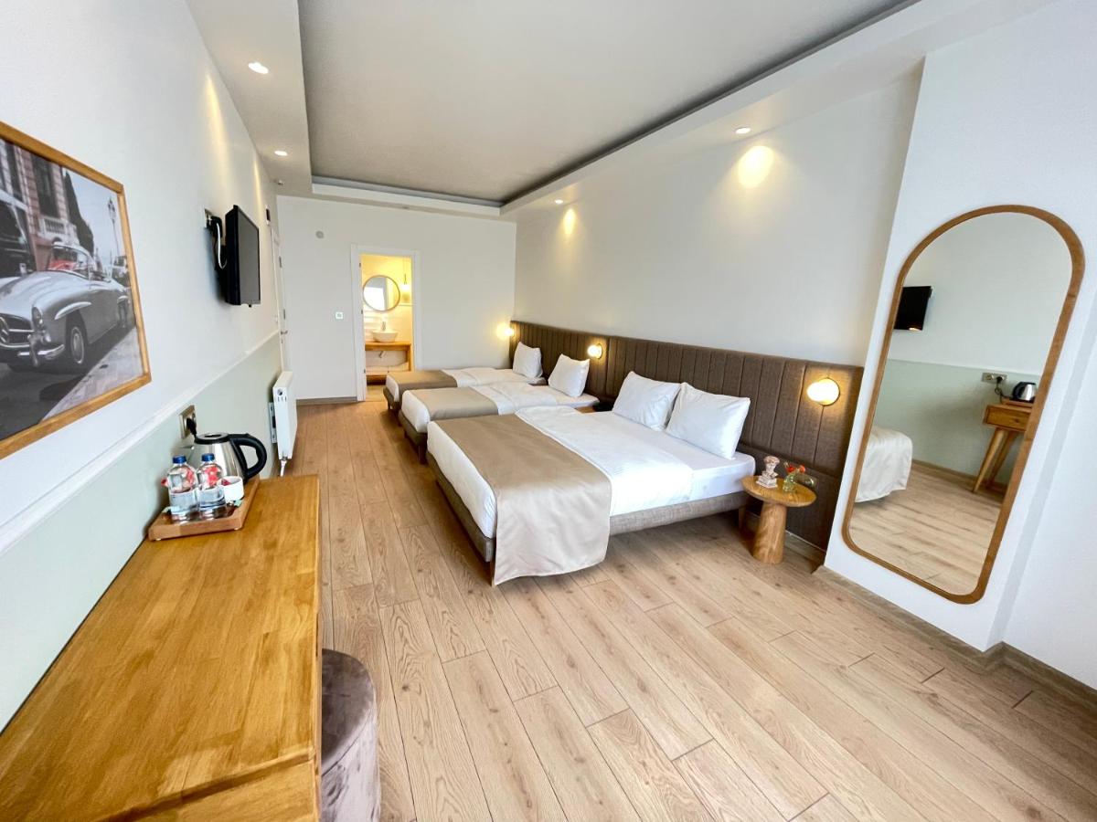 Deluxe Quadruple Room