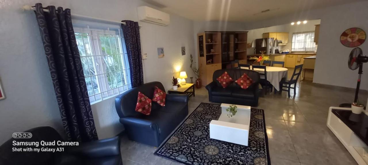 Opp Swimming Poll, Ground Floor, Flic En Flac - 5