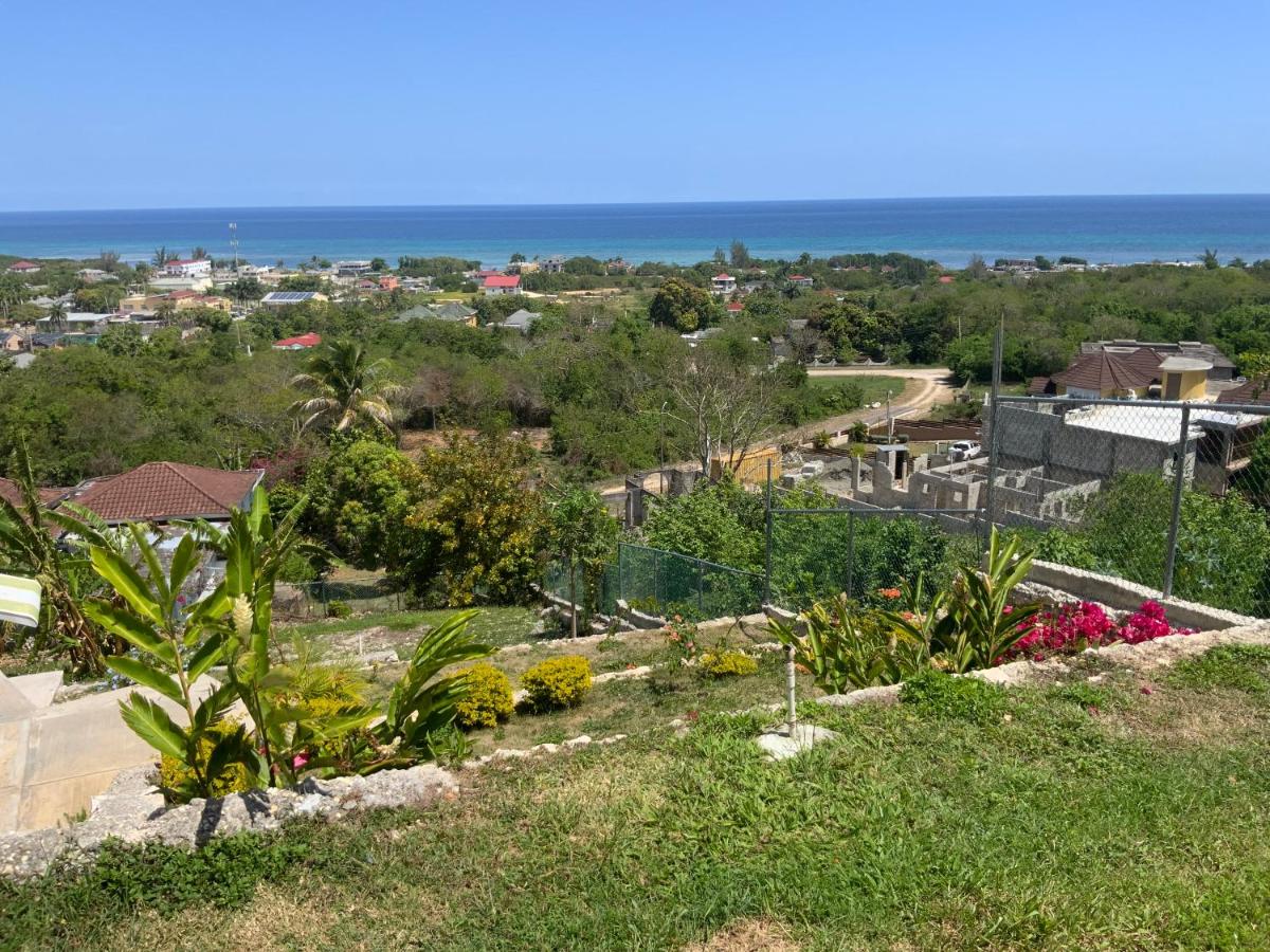 POINCIANA APARTMENT ONE 257 POINCIANA DRIVE GREEN WOOD MONTEGO BAY JAMAICA - 3