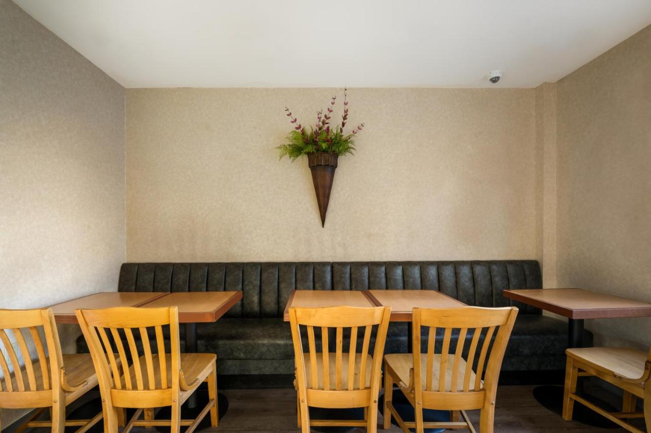 Gateway Inn — photo 22