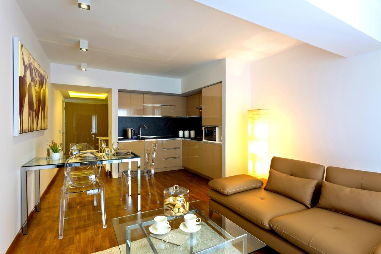 The Place Suit & Apartments