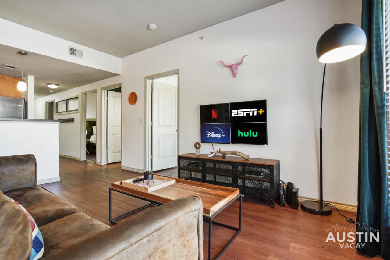 Stylish 4BR with Smart TV and Free Garage Parking - 3