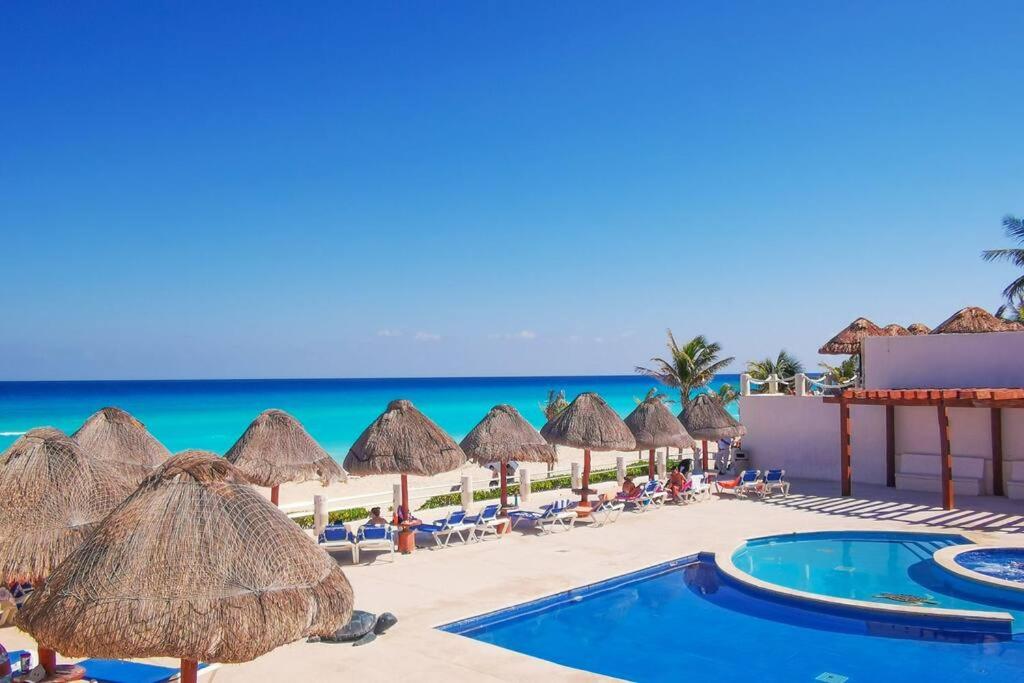 Villa Aurora Beautiful Beachfront Apartment - 2