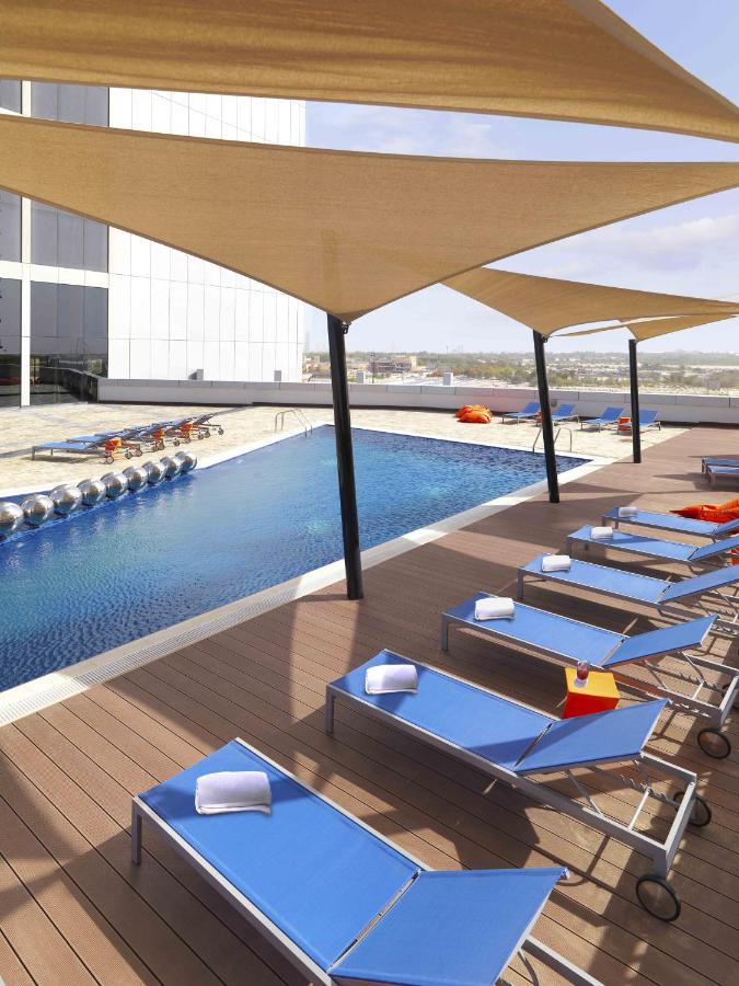 Rooftop swimming pool: Millennium Central Downtown