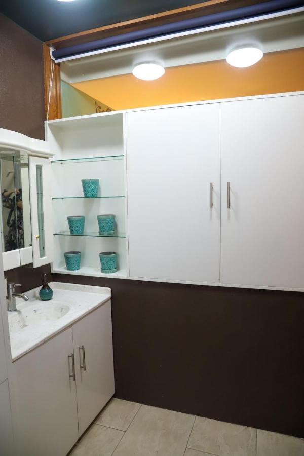 Luxurious Mid Century Modern folk art home - 3