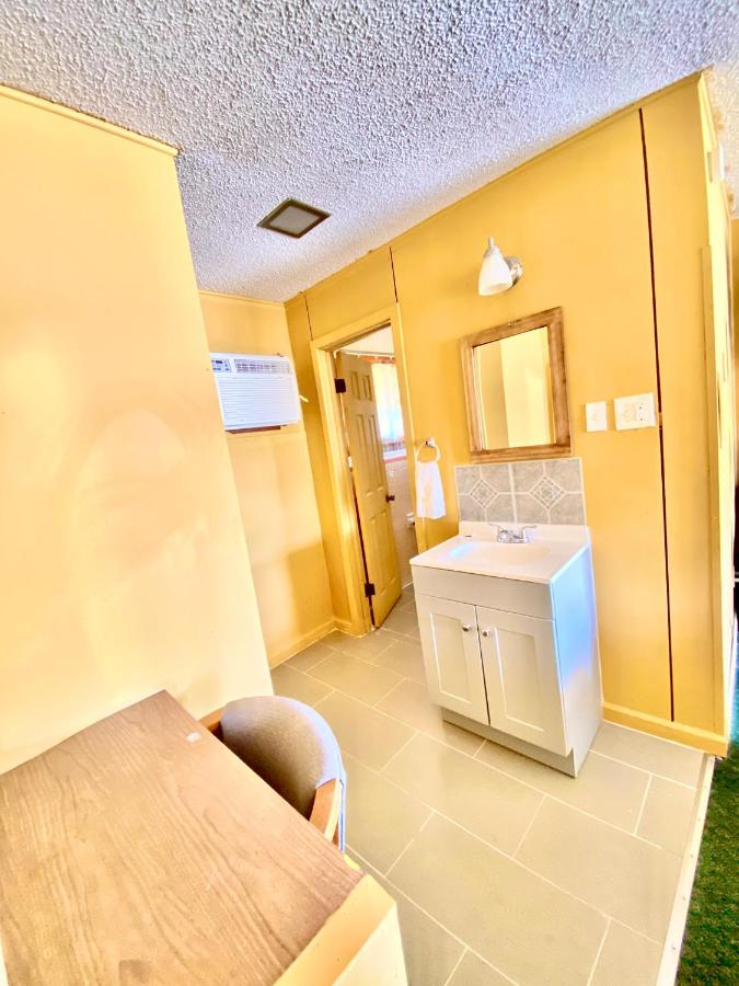 Schooner Motel — photo 3