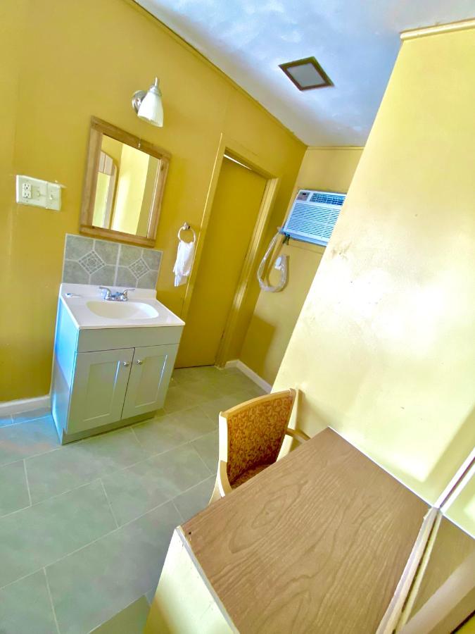 Schooner Motel — photo 24