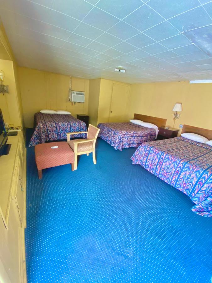 Schooner Motel — photo 19