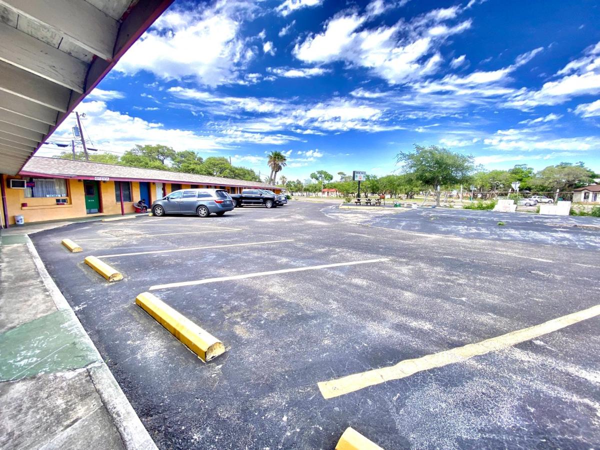 Schooner Motel — photo 15