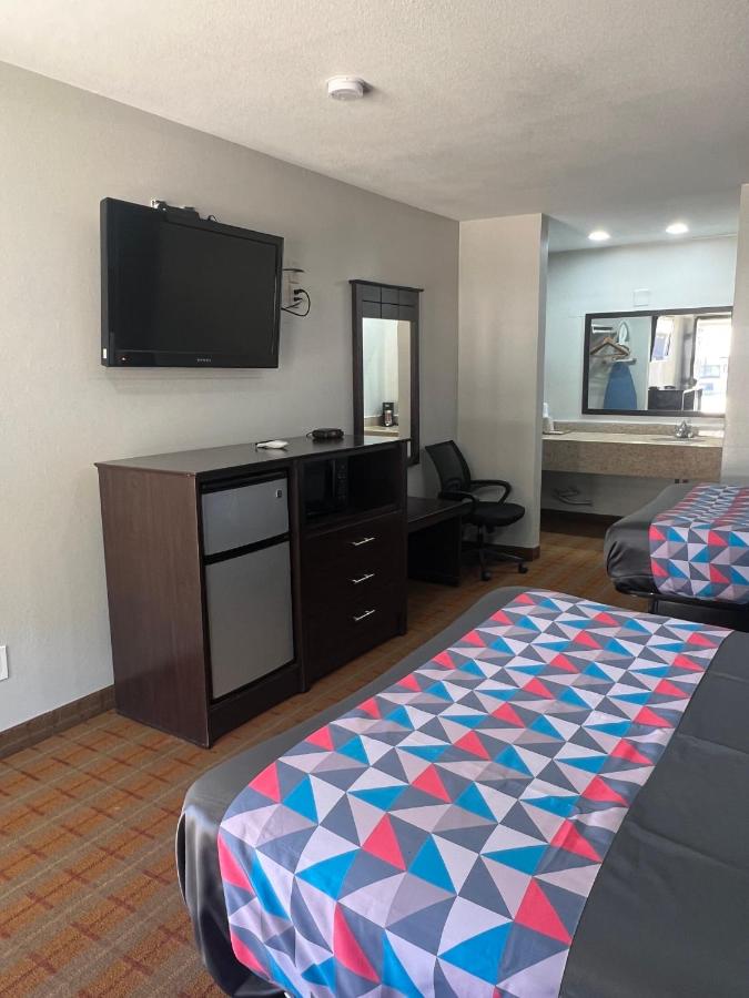 Economy Inn 250 Weekly Rate — photo 13