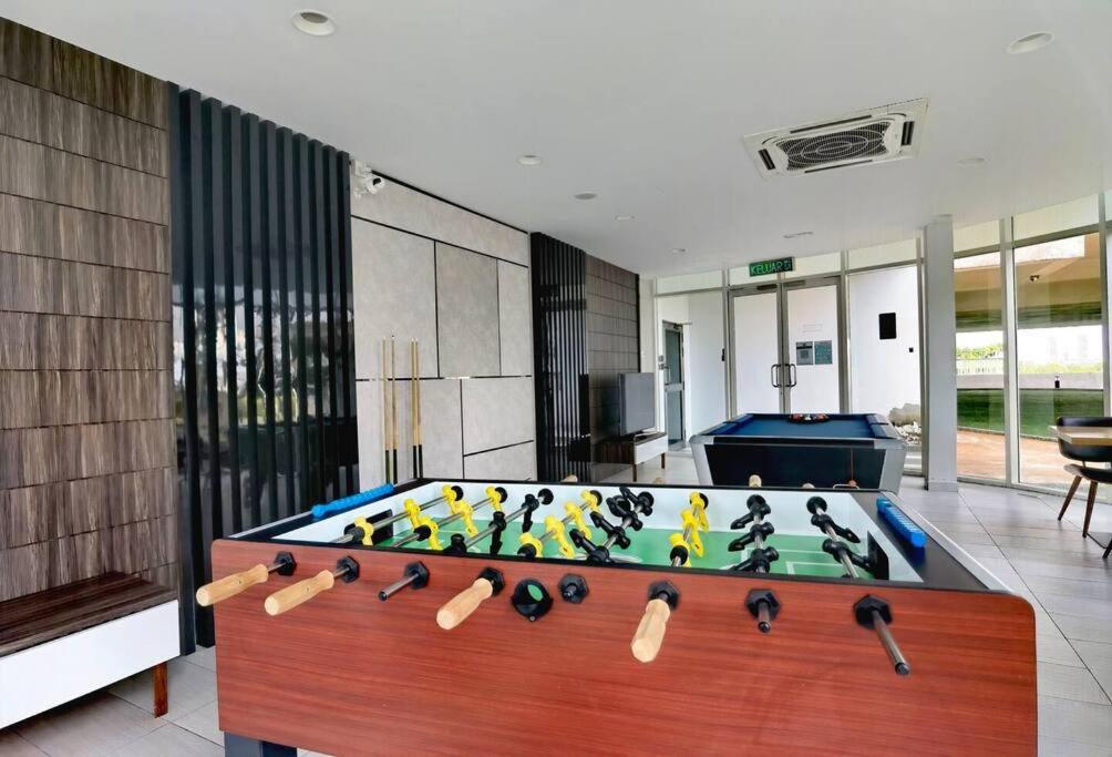 2206 Encorp Marina Elegance suite netflix By STAY - 4