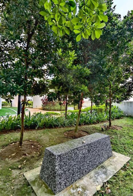 2206 Encorp Marina Elegance suite netflix By STAY - 5