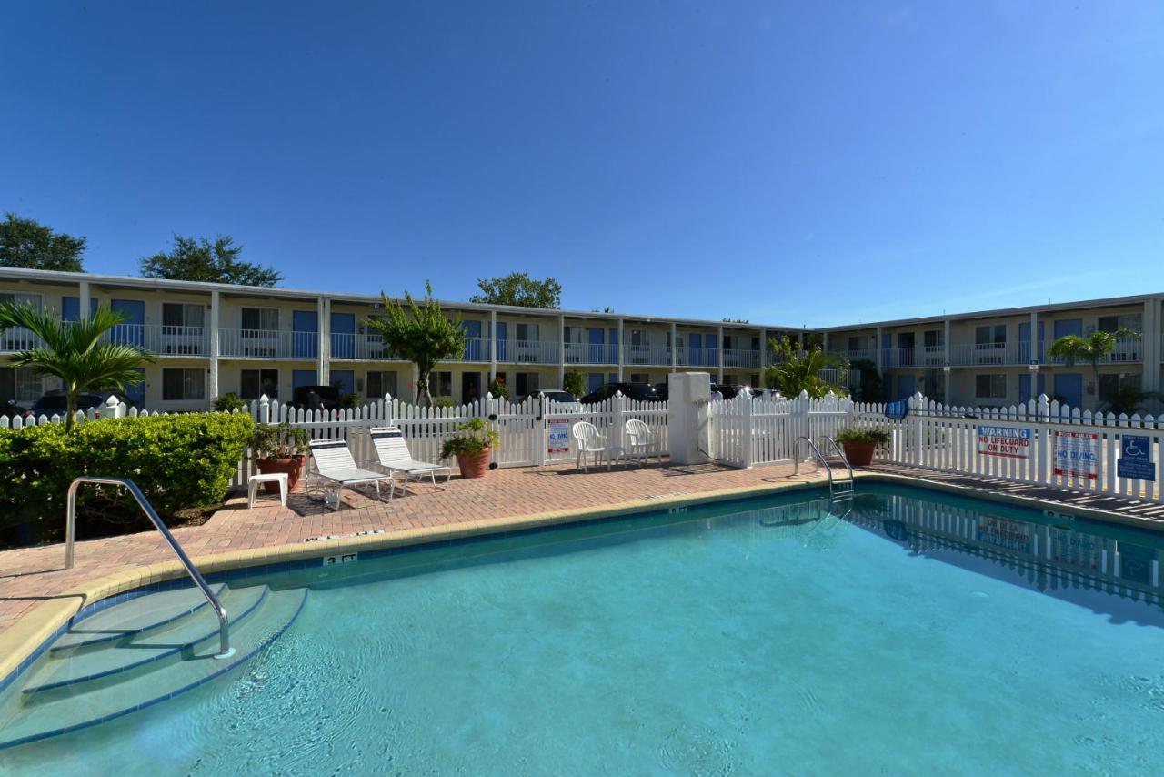 Americas Best Value Inn Bradenton-Sarasota — photo 14