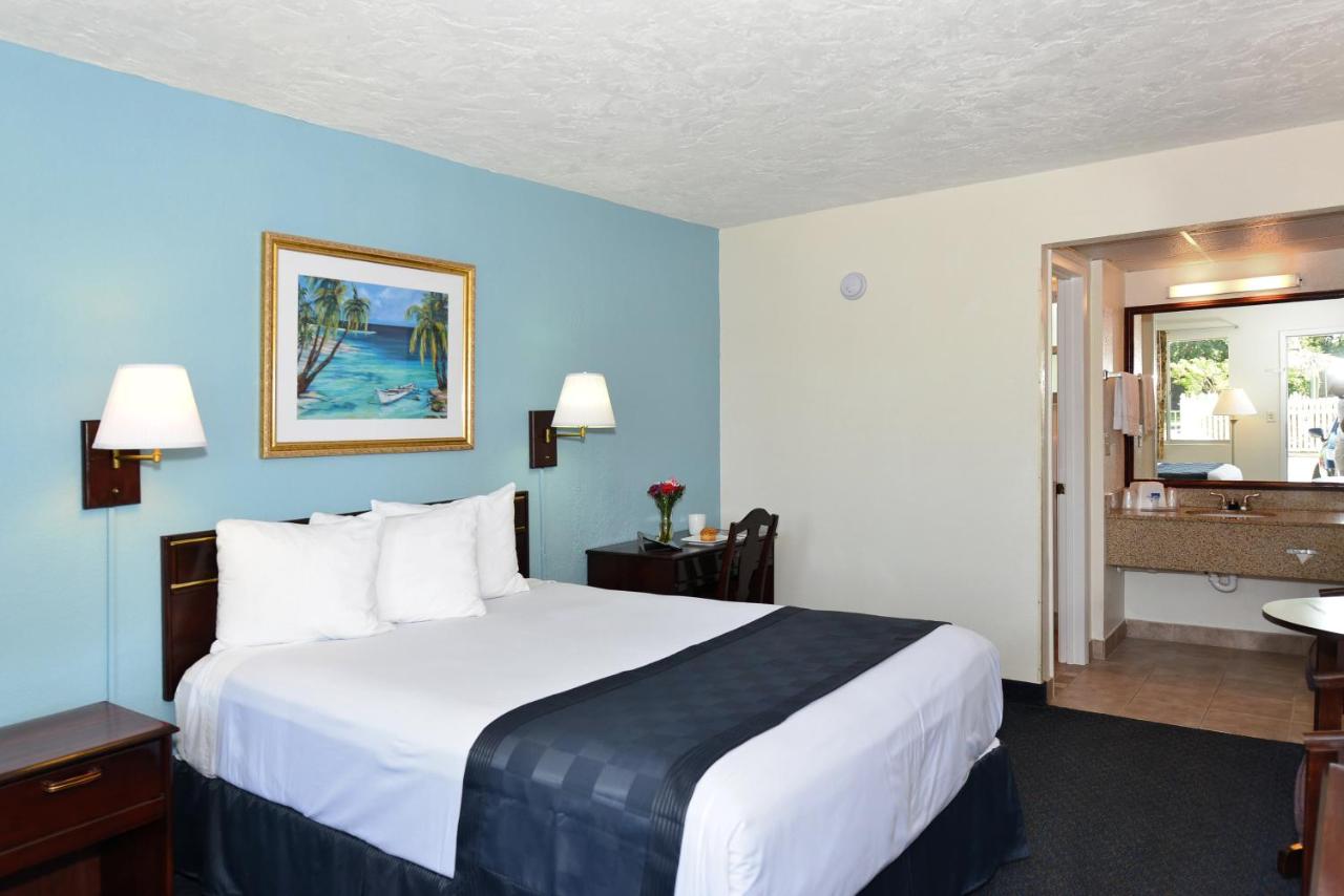 Americas Best Value Inn Bradenton-Sarasota — photo 13