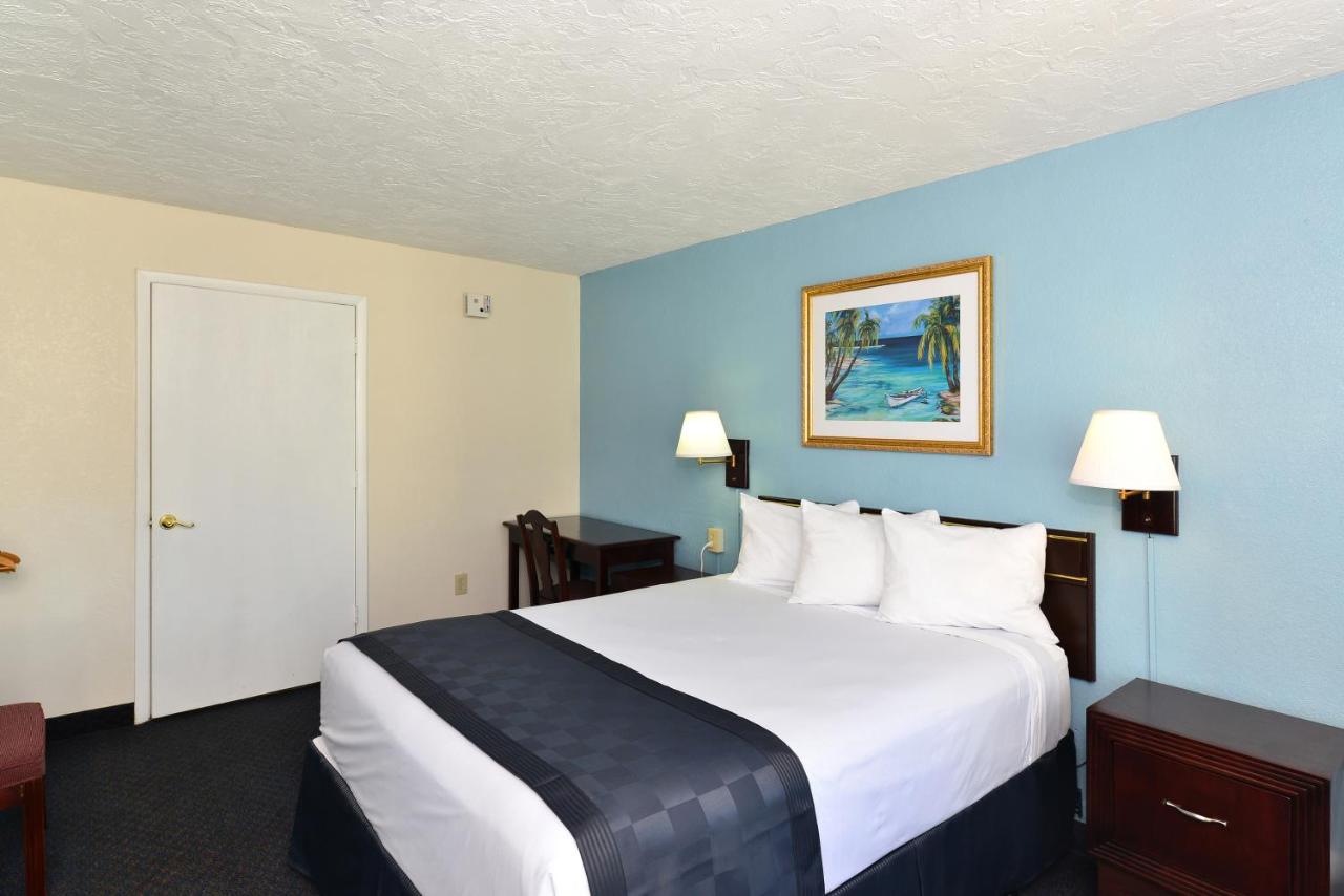 Americas Best Value Inn Bradenton-Sarasota — photo 15