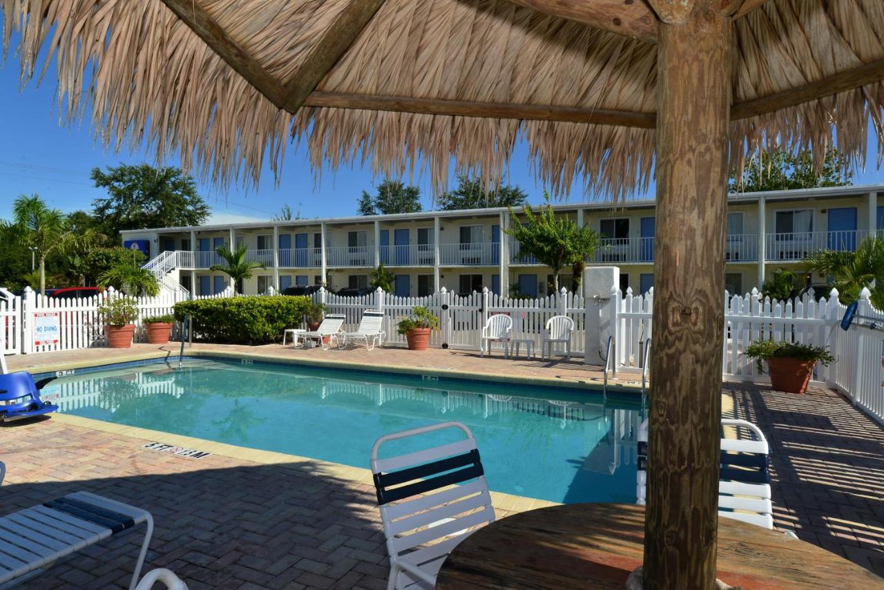 Americas Best Value Inn Bradenton-Sarasota — photo 20
