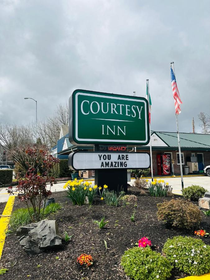 Courtesy Inn — photo 9