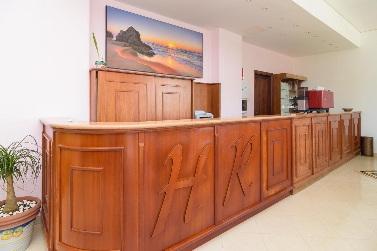 Hotel Riviera photo
