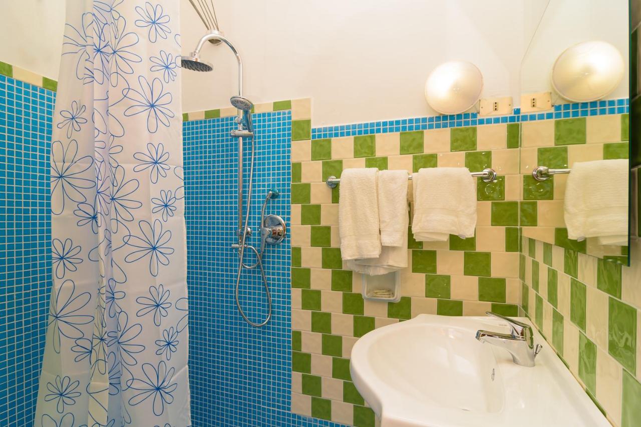 Hotel Riviera photo