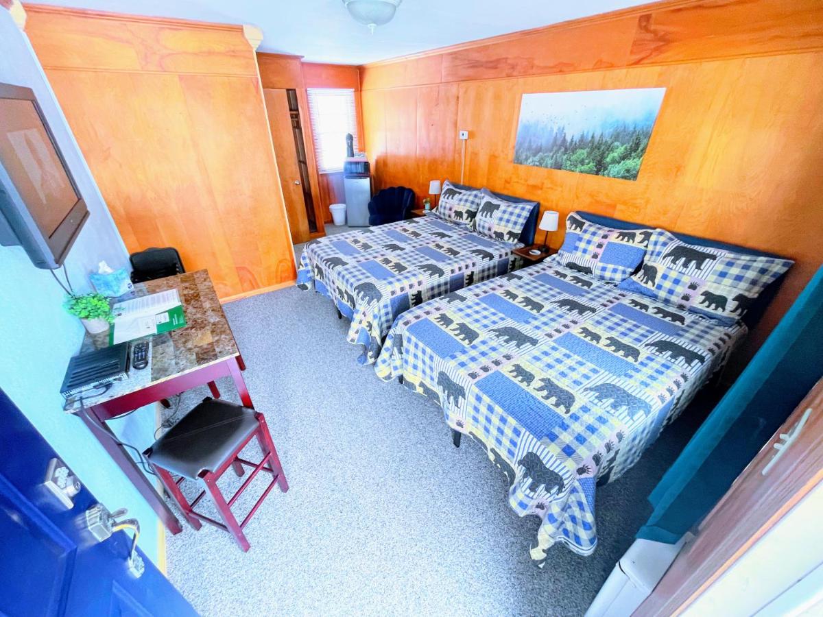 Hillcrest Motel — photo 10