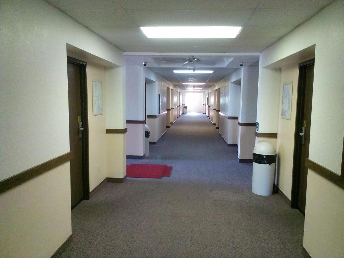 Antelope Hills Inn-Suites — photo 9