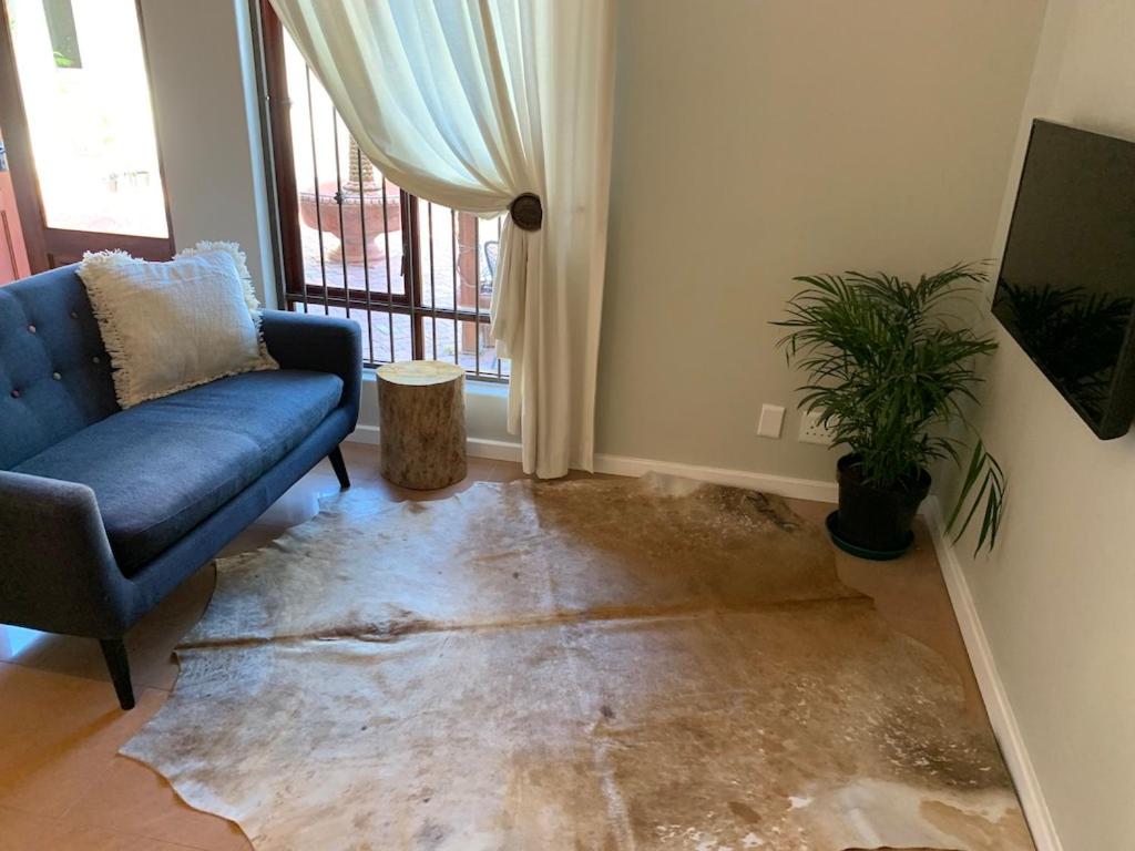 Heart of Constantia - SOLAR POWERED - 2