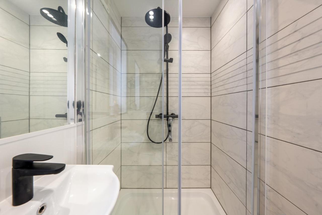 Modern Split Level 2BR Spacious Apt Maida Vale - 3