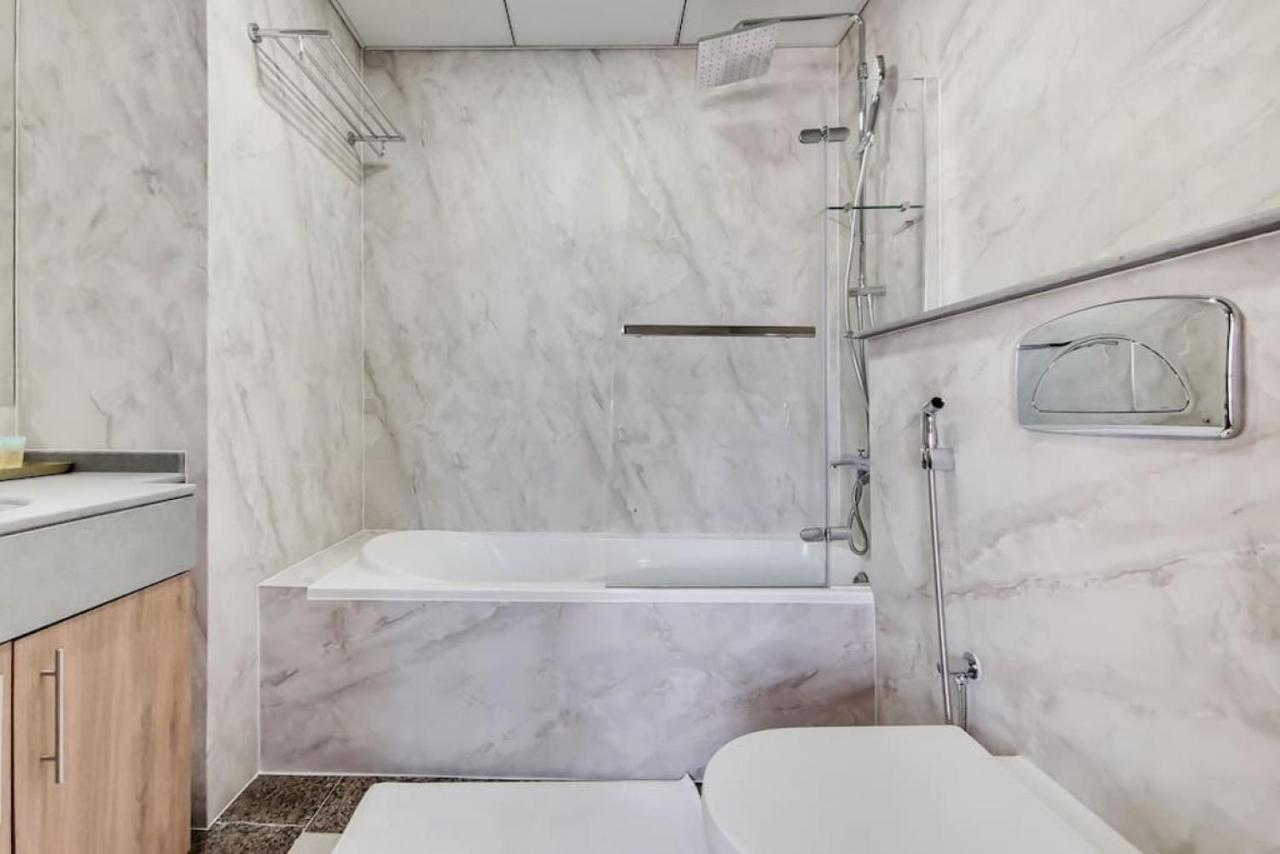 Vacationer Holiday Homes I Exquisite One Bed with Marina Views I Bay Central - 3