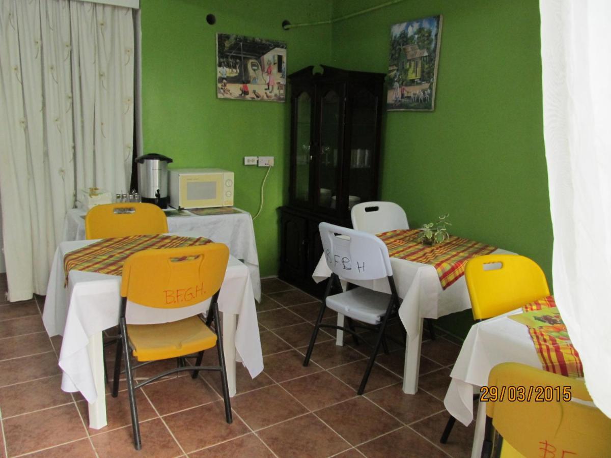 Barefoot Guest House - 5